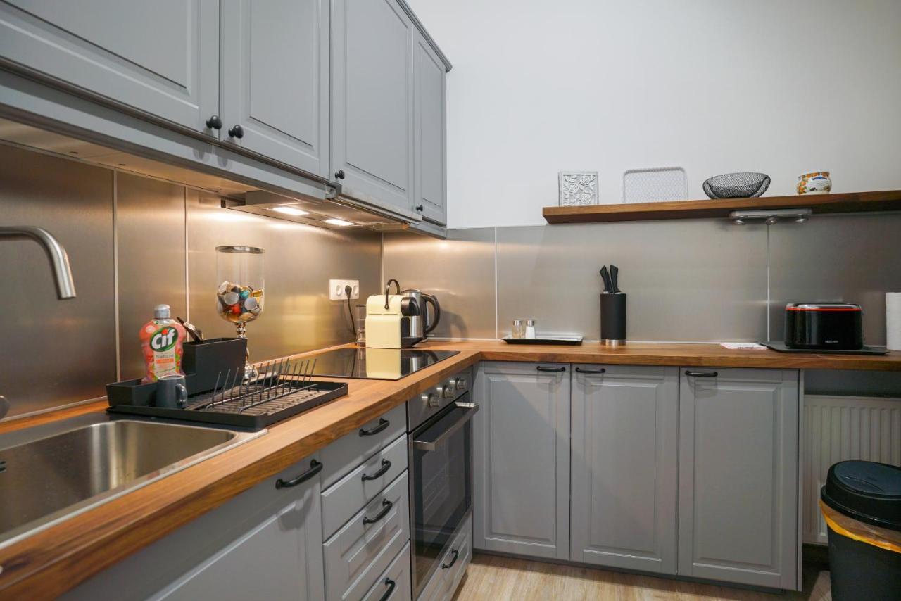 Koffer Apartman Eger Esterno foto