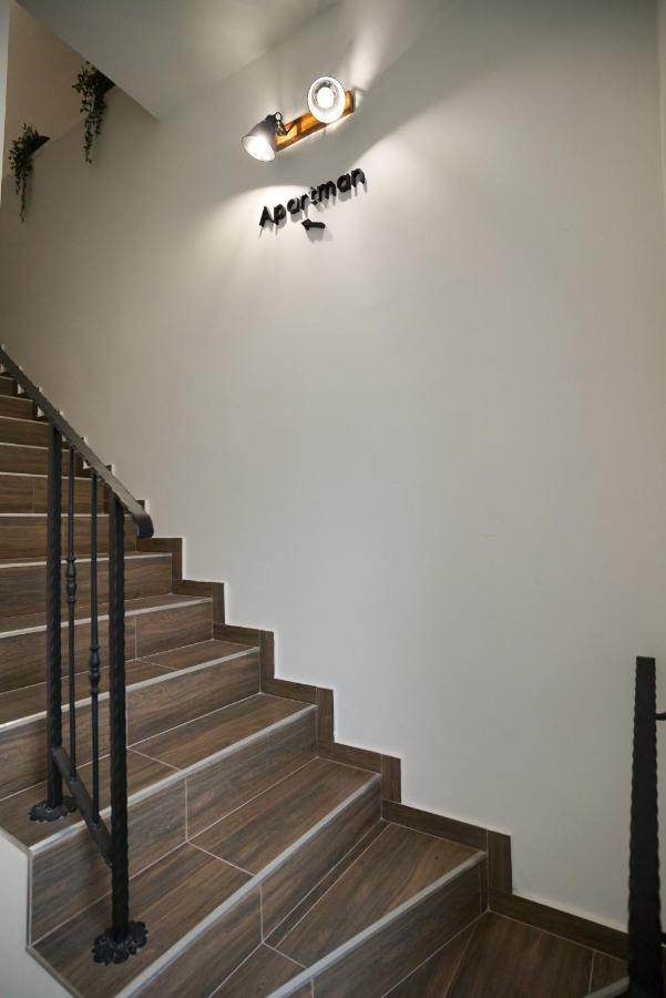 Koffer Apartman Eger Esterno foto