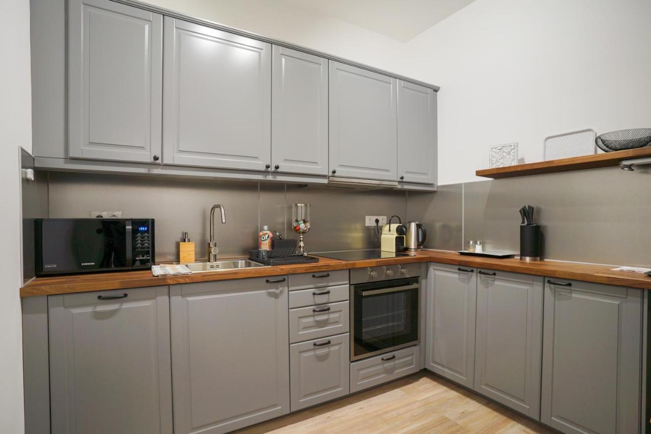 Koffer Apartman Eger Esterno foto